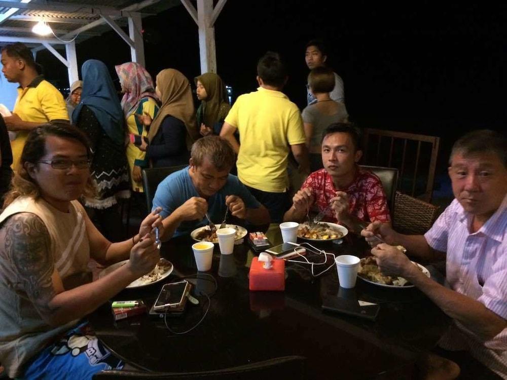 Marina Bay Resort & Restaurant Kampung Genting Dış mekan fotoğraf